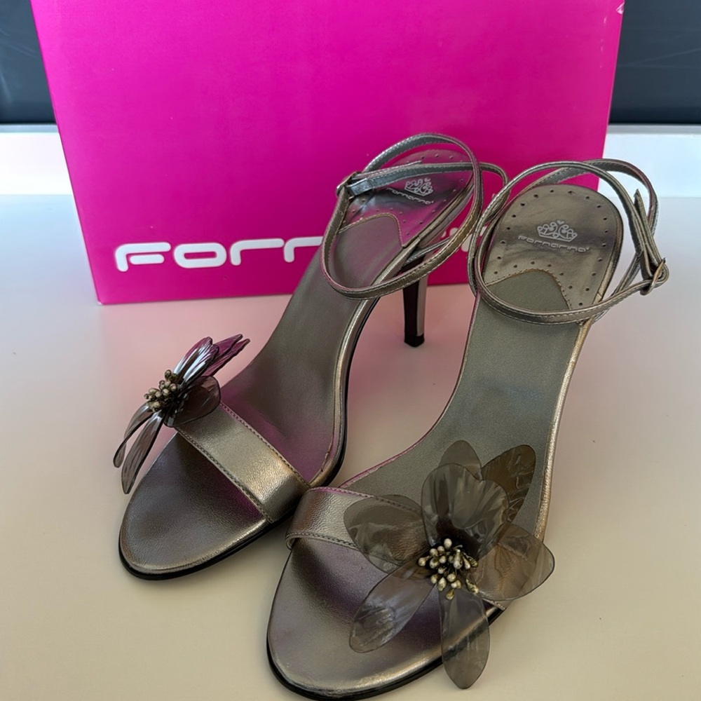 Fornarina leather silver metallic calf sandal with flower